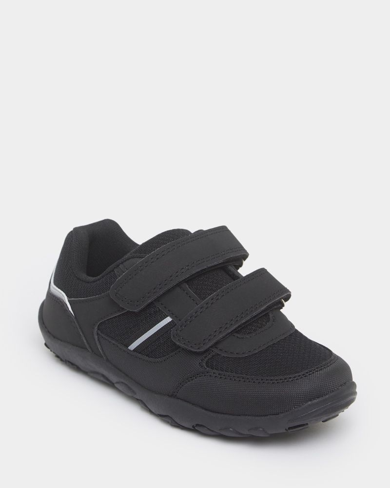Dunnes boys shoes store