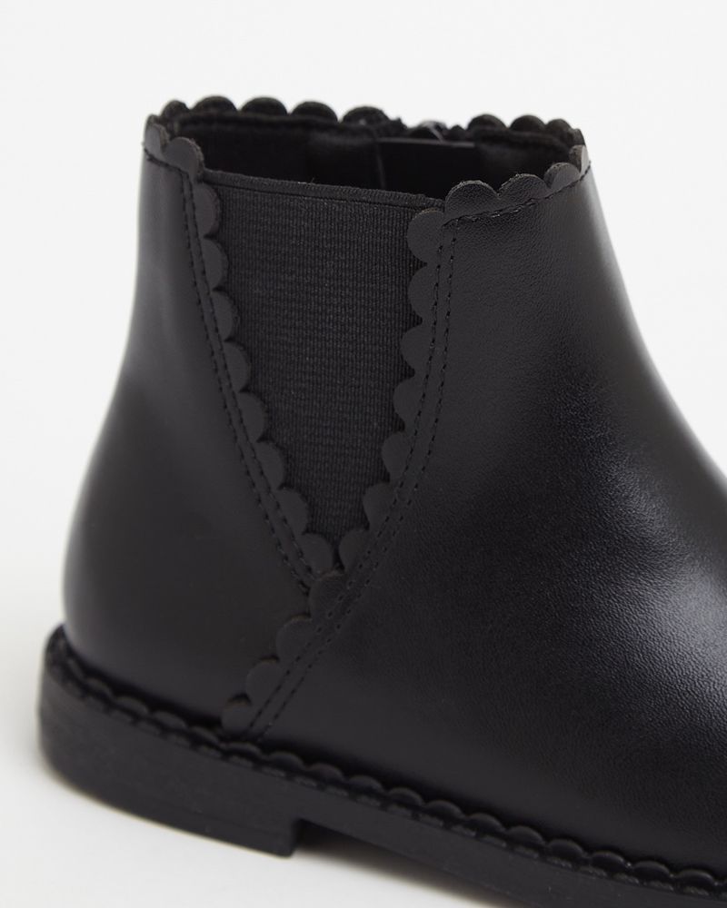 Infant size 4 black boots store