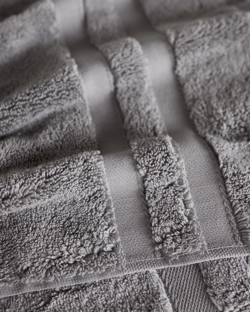GUEST---Grey