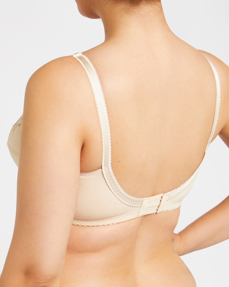 42E---Nude