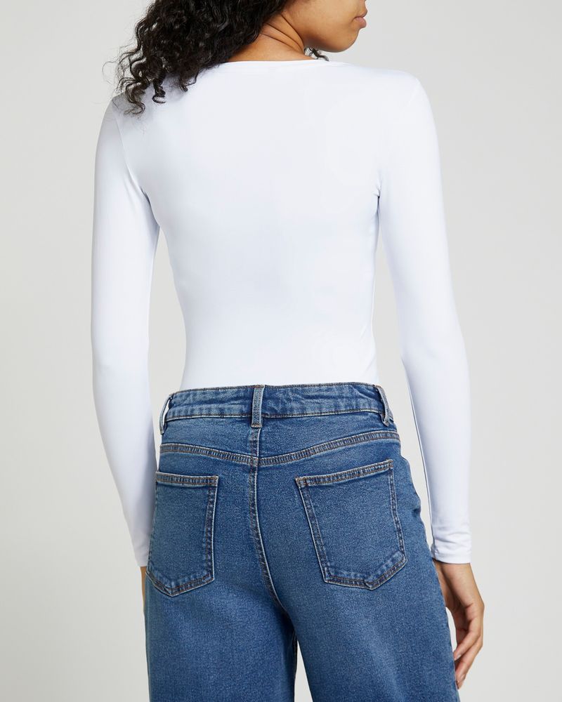 XS---White
