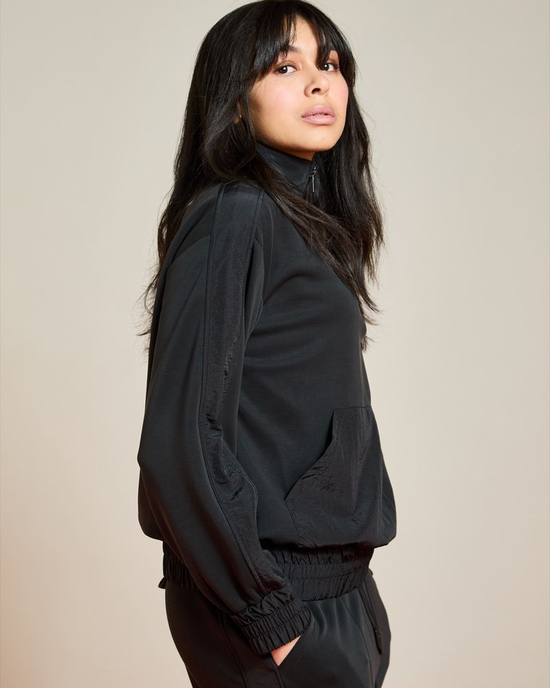 XS---Black