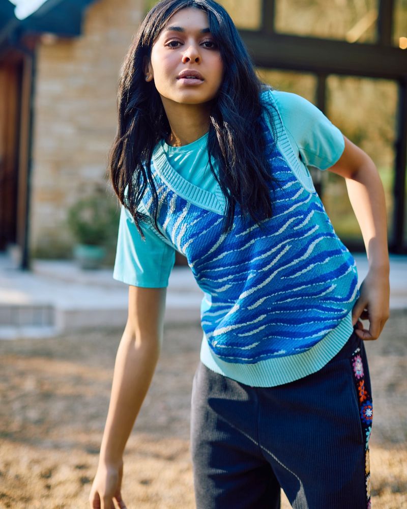 6010242_blue.jpg