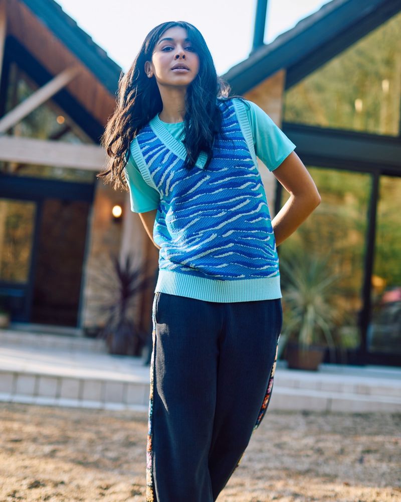 6010242_blue_1.jpg