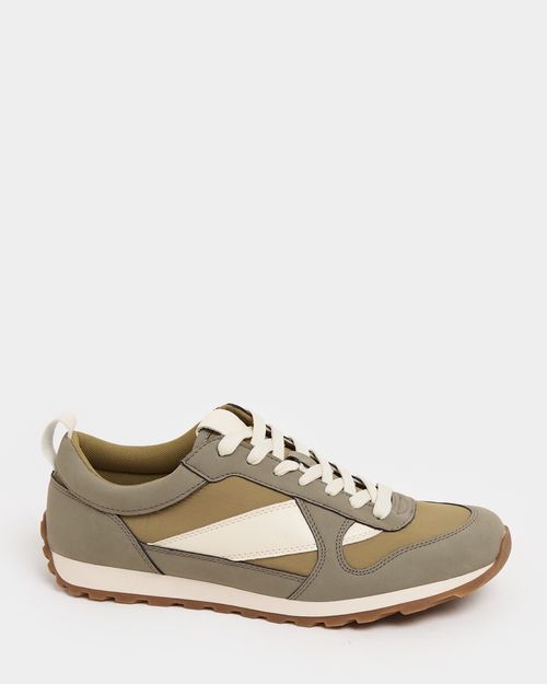 Retro Casual Trainer