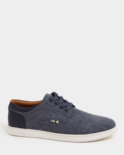 Washed Laced Canvas Shoe