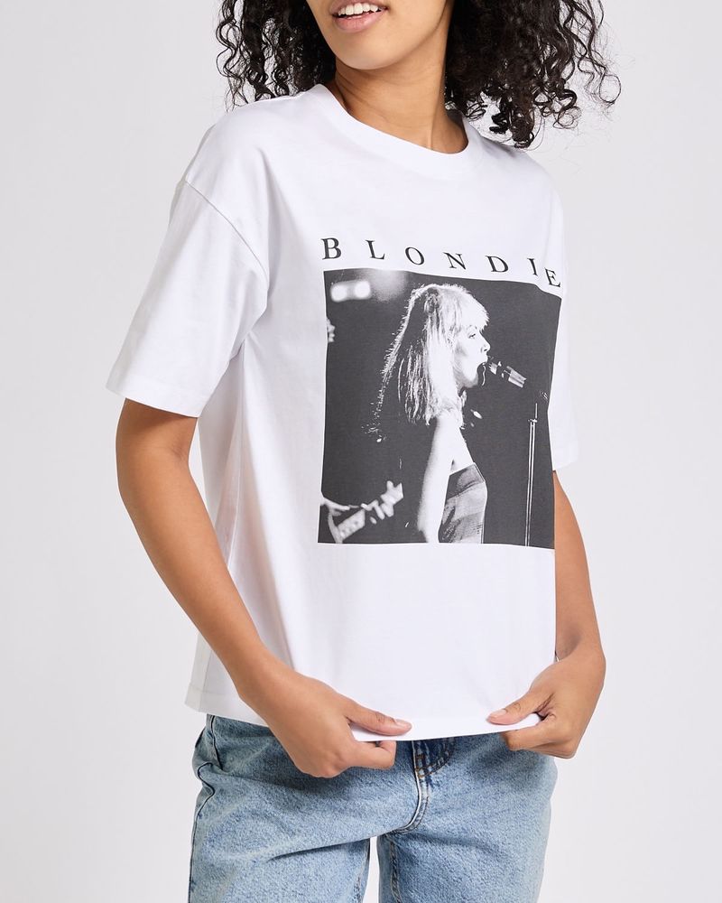 8158850_white.jpg