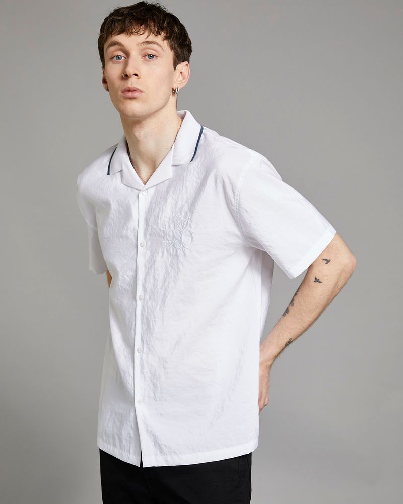 XS---White