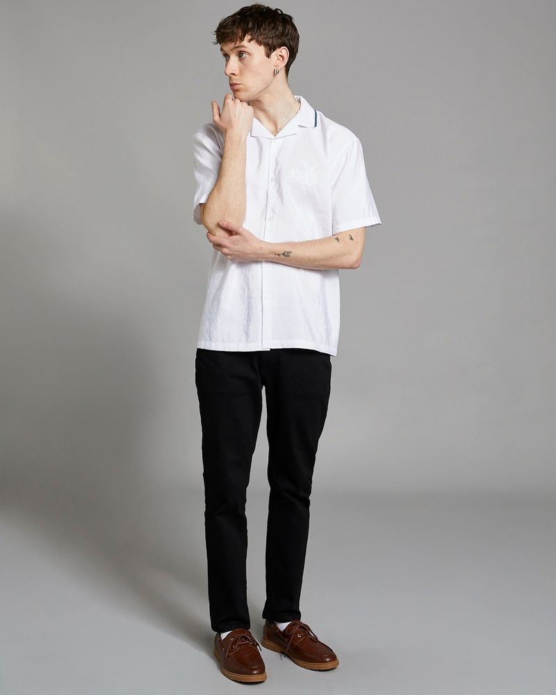 XS---White