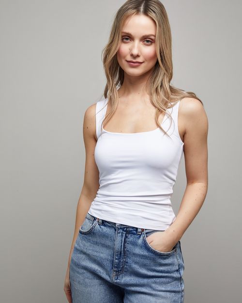 Scoop Neck Polyamide Fitted Stretch Vest