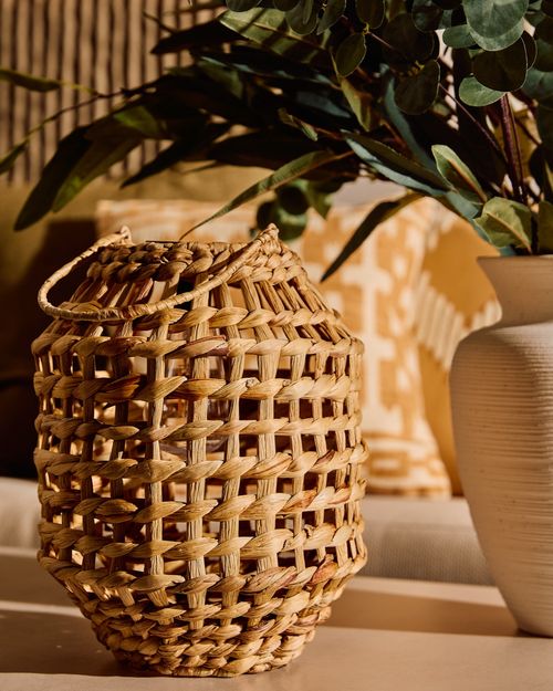 Seagrass LED Solar Lantern