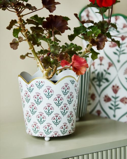 Carolyn Donnelly Eclectic Scallop Print Pot