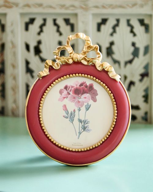 Carolyn Donnelly Eclectic Bow Detail Frame