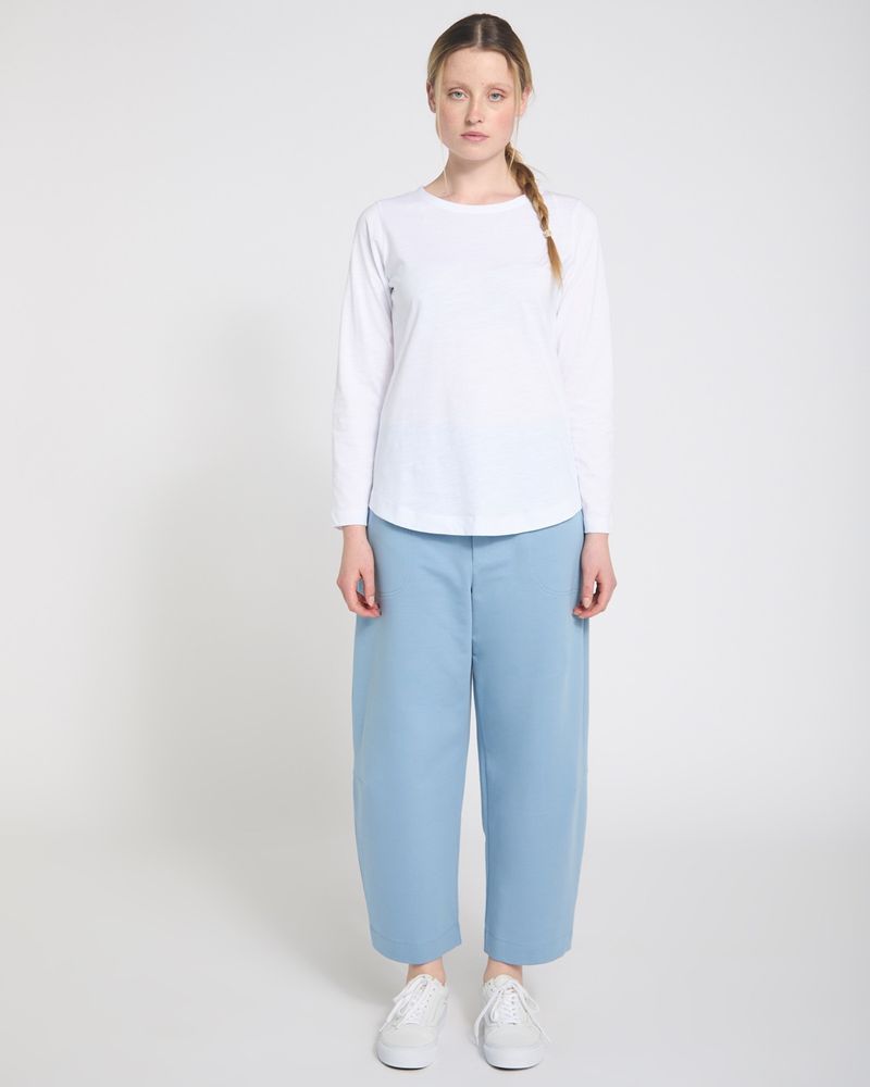 XS---White