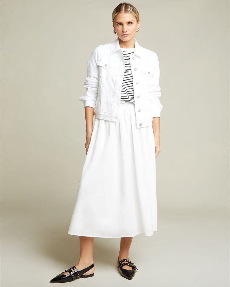 8843236_white.jpg