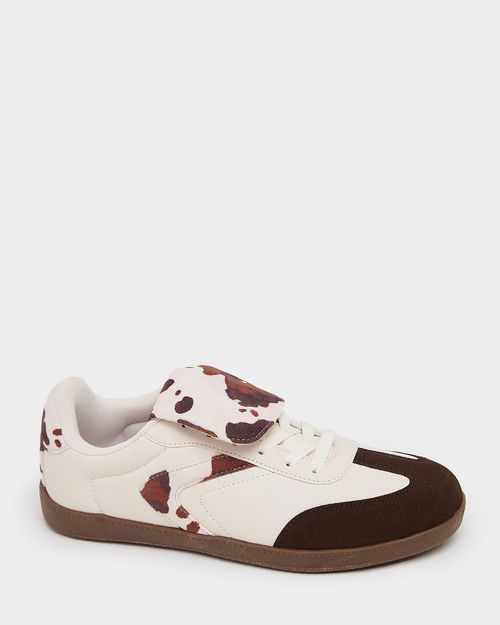 Tongue Feature Gum Sole Shoes