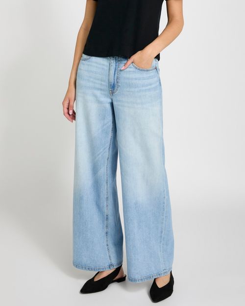 Soft Super Wide Leg Jeans