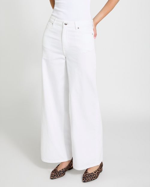 Soft Super Wide Leg Jeans