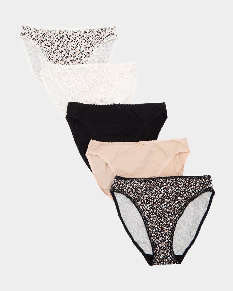 10---Black-Nude