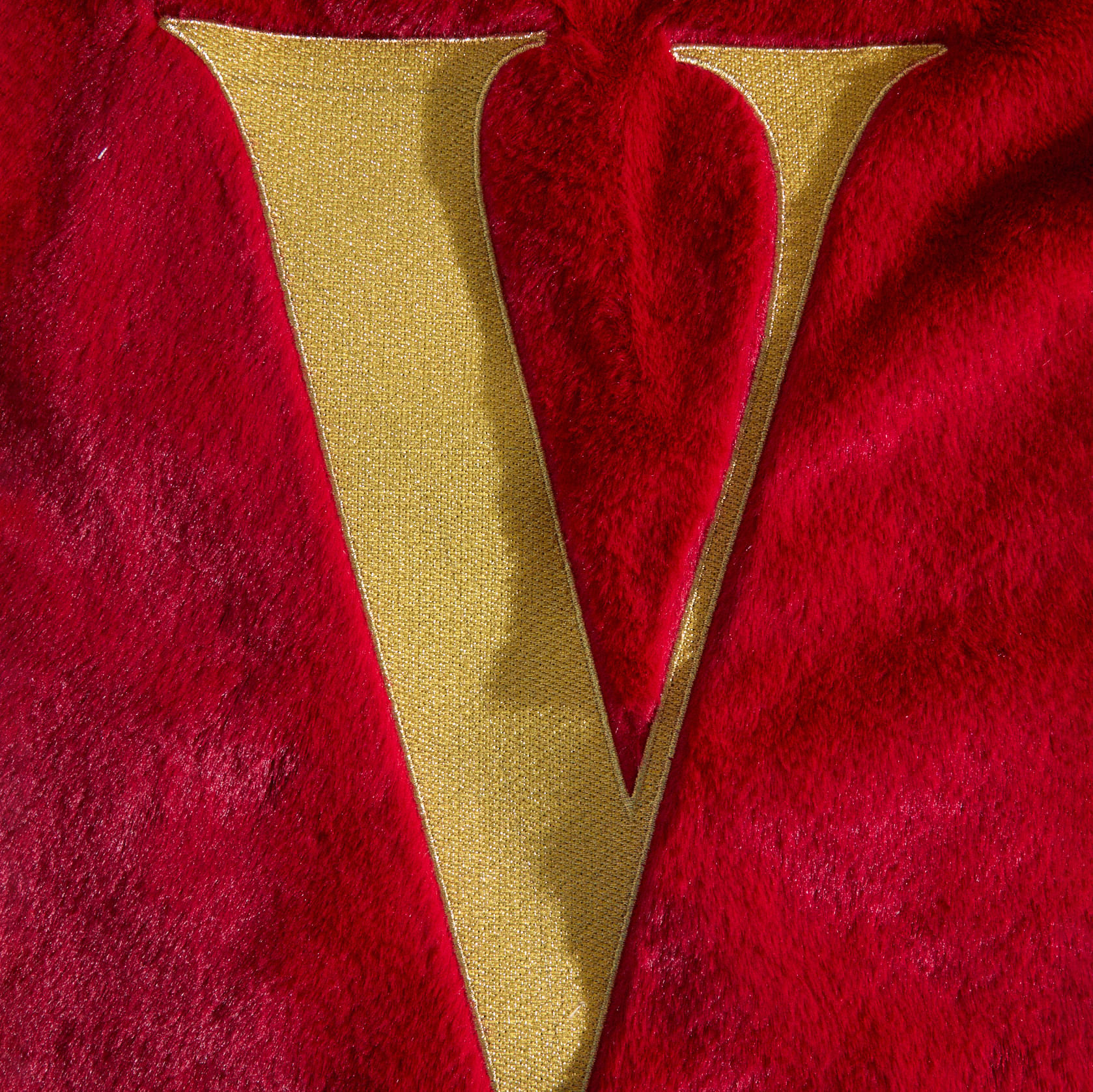 V