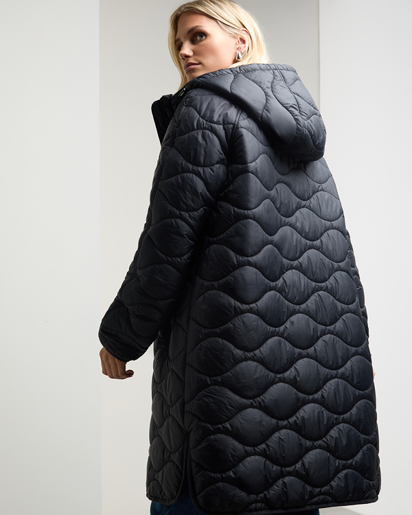 Coats & Jackets